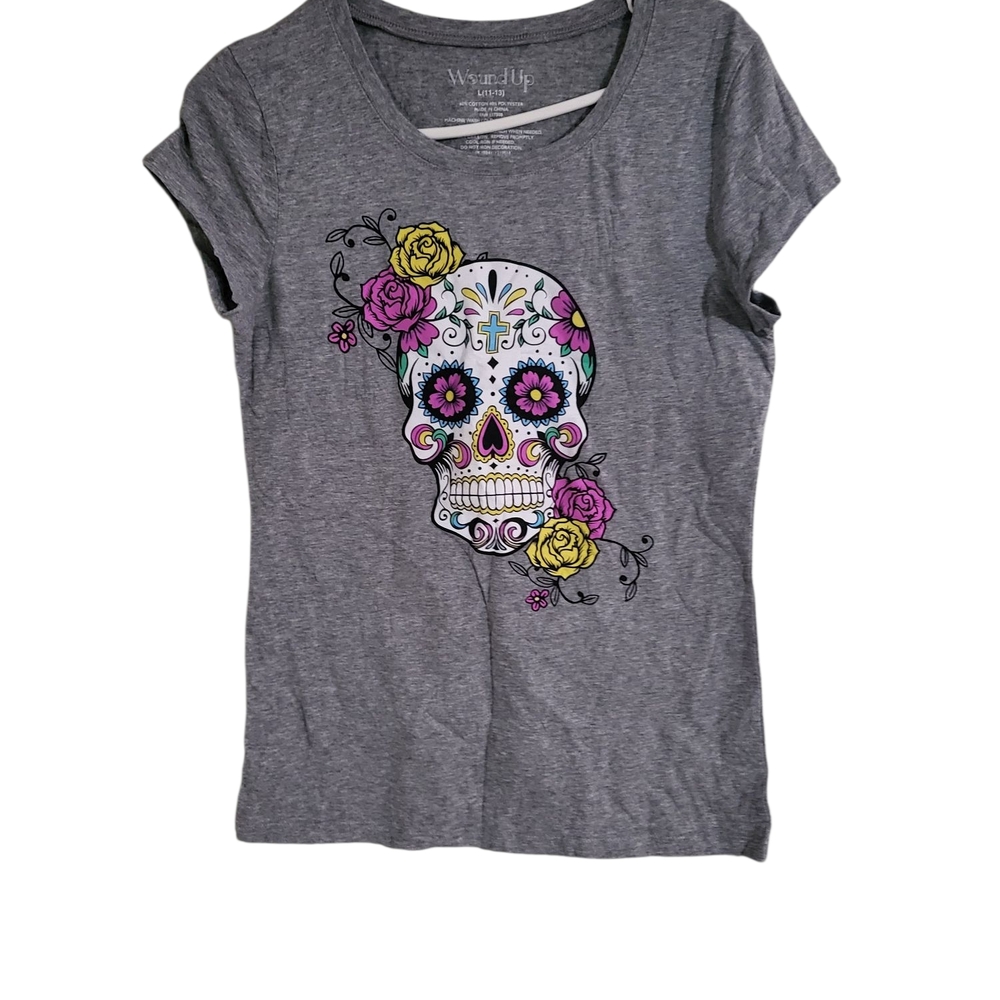 Wound Up Charcoal Graphic Tee